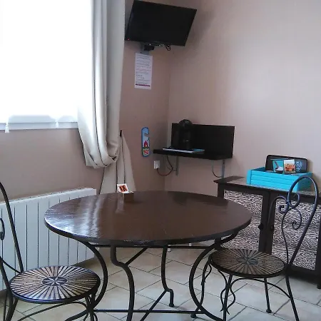 Lx Hotel *